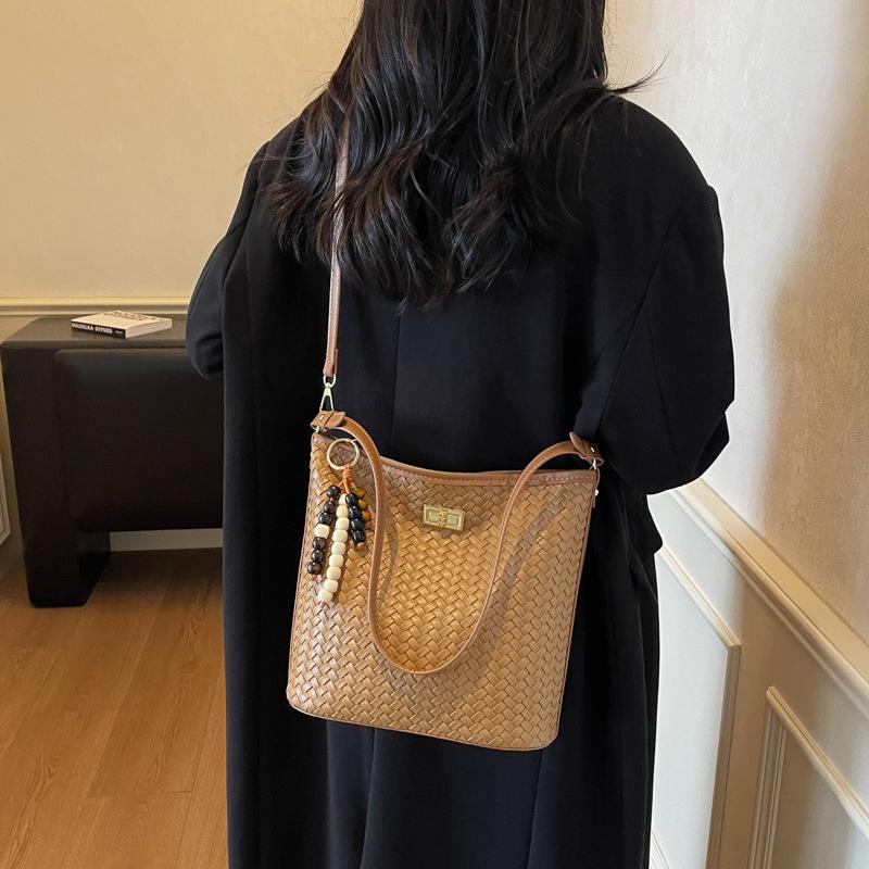 Woven Bucket Bag Bag Women's Fashion Simple Shoulder Messenger Bag Casual Commuter Bag