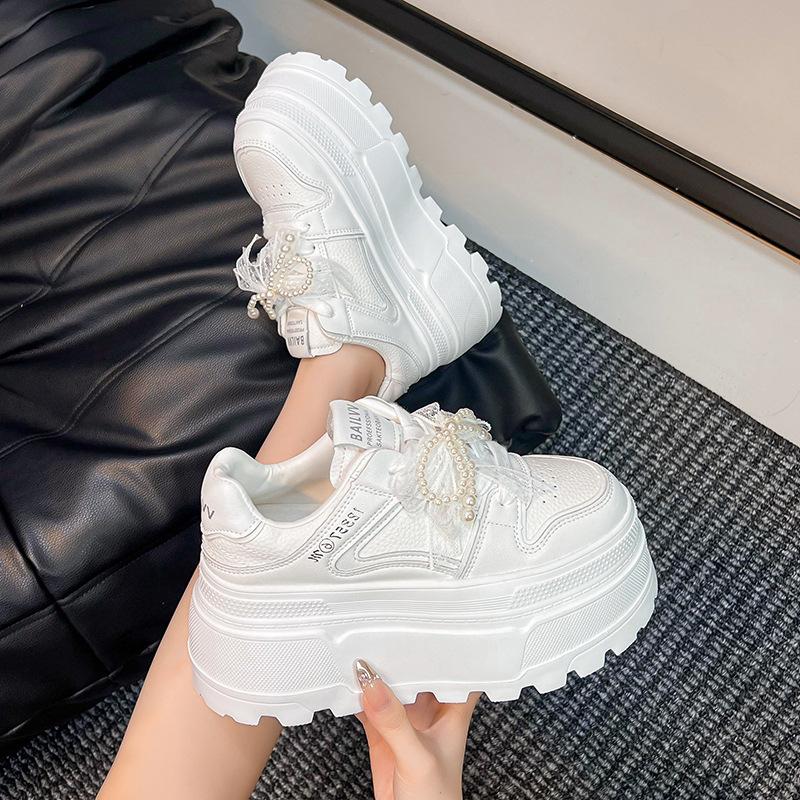 Platform leather little white shoes women's 2025 new popular autumn versatile new Chinese small fashion sports shoes