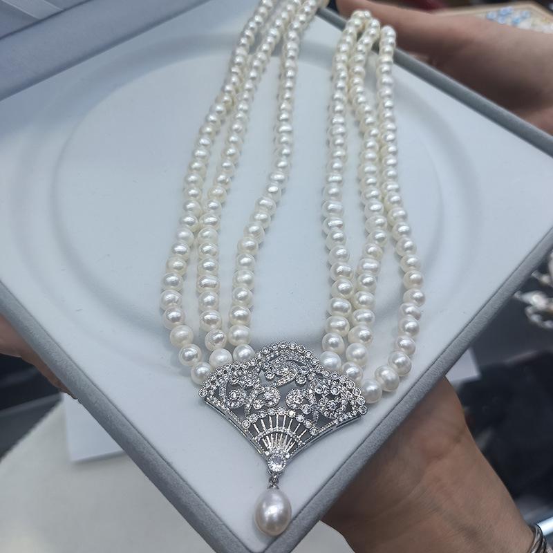 Zhuji Freshwater Pearl Necklace with Fan-shaped Pendant - Elegant, Retro, Versatile Women's Choker for Spring
