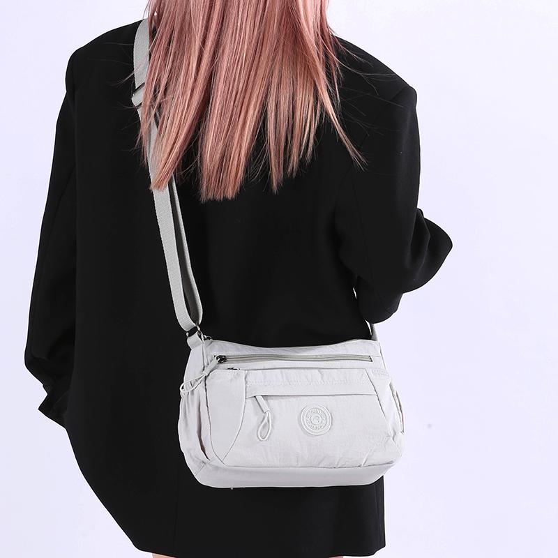 Mehrschichtige leichte Umhängetasche Damen Schultertasche Muttertasche für mittleres Alter