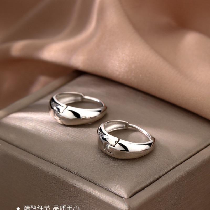 New Style Hoop Earrings, Delicate Style Hoop Earrings for Women