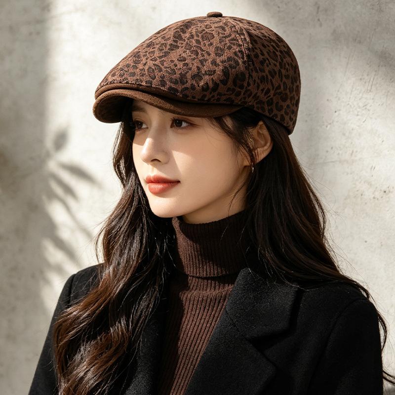 American retro street leopard print forward hat female early autumn spice girl style shows face small beret personality big head circumference hat