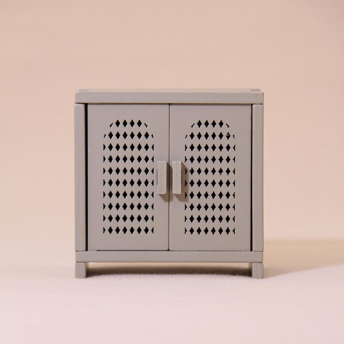 Европейский ретро миниатюрный деревянный шкаф для кукольного домика: Изысканное украшение и реквизит для фотосъемки