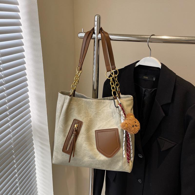 Tote bag women's new large-capacity commuter bag autumn and winter versatile casual high-end shoulder bag