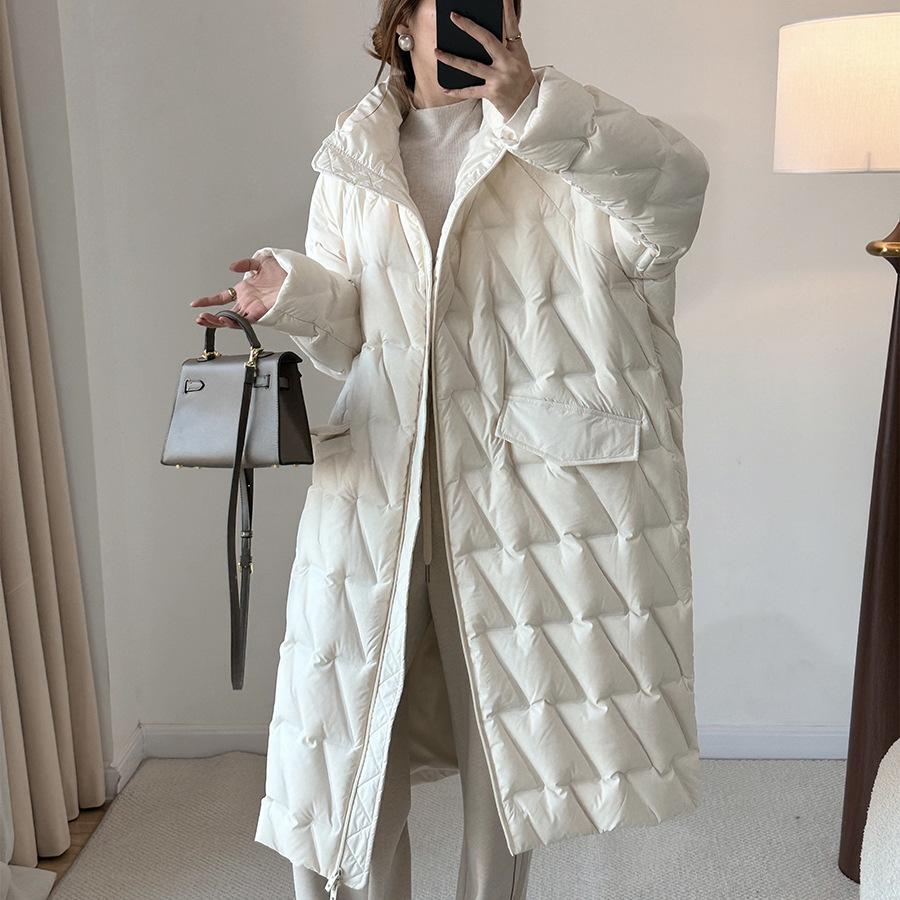 2024 Winter weiße Entendaunen mittlere und lange Daunenjacke lose Version abnehmbare Hutsilhouette über dem Knie warme Jacke