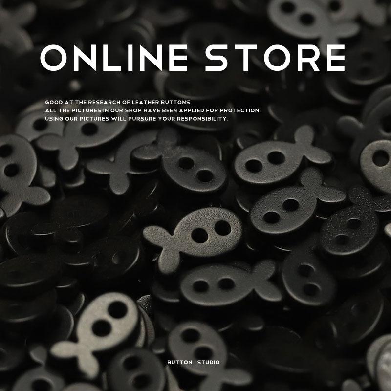 

5Pcs Two-Eyed Fish Buttons Cartoon Children S Pajamas Buttons Shirt Knitted Sweater Dress Jewelry Buttons 1 #[15mm two-eyed small fish black]