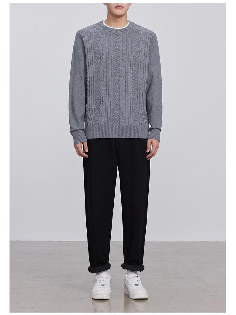 Men's Grey Cable Knit Pullover: 2024 Autumn/Winter, Round Neck, Slightly Loose, Long Sleeve Knitwear.