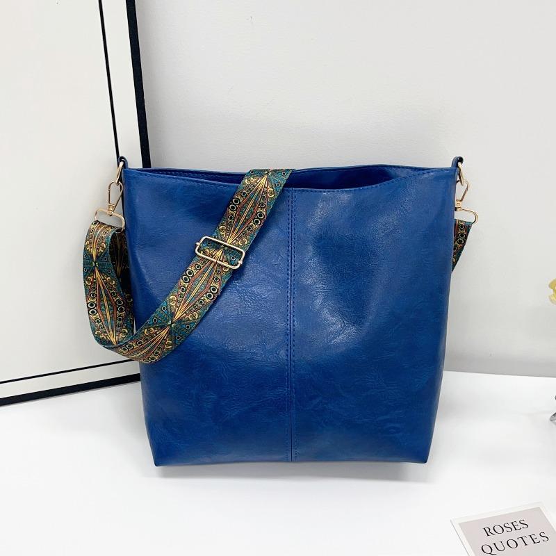 Large-capacity Bag Women's Spring and Summer New Retro Broadband Shoulder Messenger Bag Premium Texture Commuter Bucket Bag