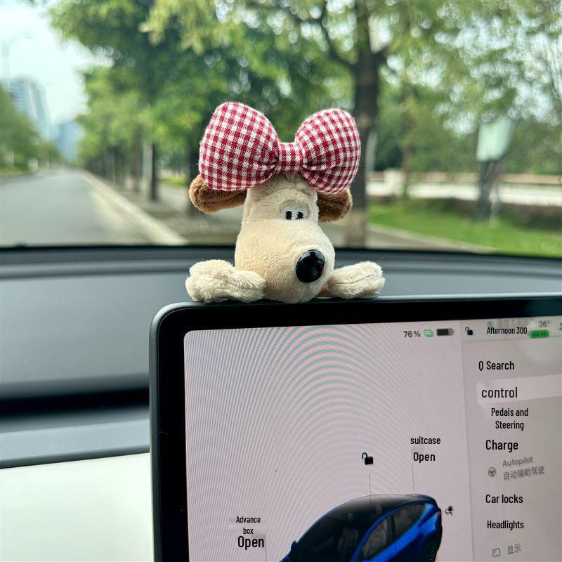 Master Dog Plush Dashboard Ornament - Cute Car Interior Decoration Figurine
