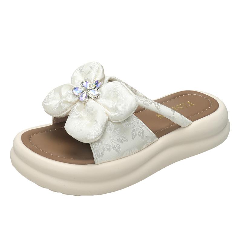 2025 summer new flower beach slippers women's summer wear seaside vacation with skirt thick-soled sandals