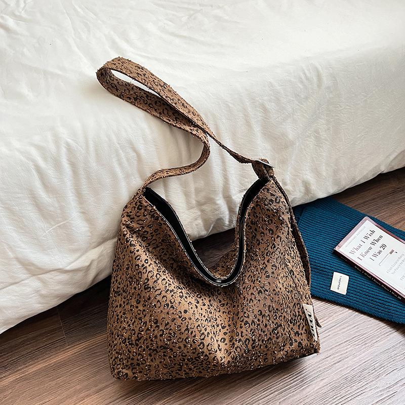 

Сумка с леопардовым принтом женская большой вместимости зимняя новая модная холщовая на плечо для покупок классная сумка для поездок на работу коричневый