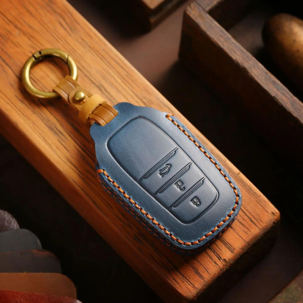 Genuine Leather Car Key Fob Case for Toyota Camry Corolla Avalon C-HR RAV4 Fortuner Key Cover Protector 2/3 Button Black Brown