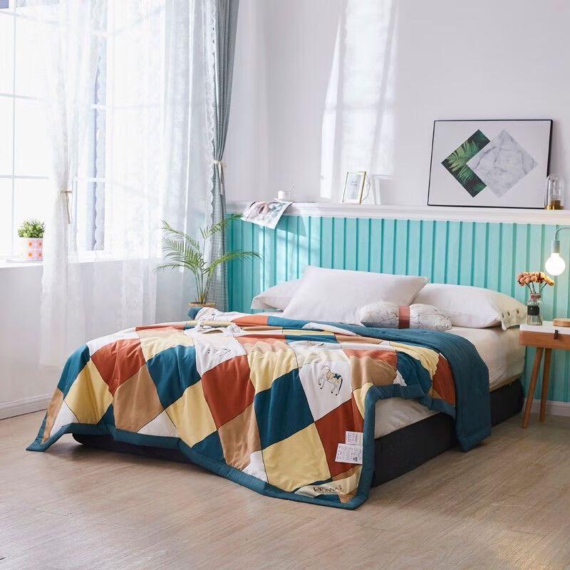 

Donner Home Textiles Fashion Cotton Summer Quilt