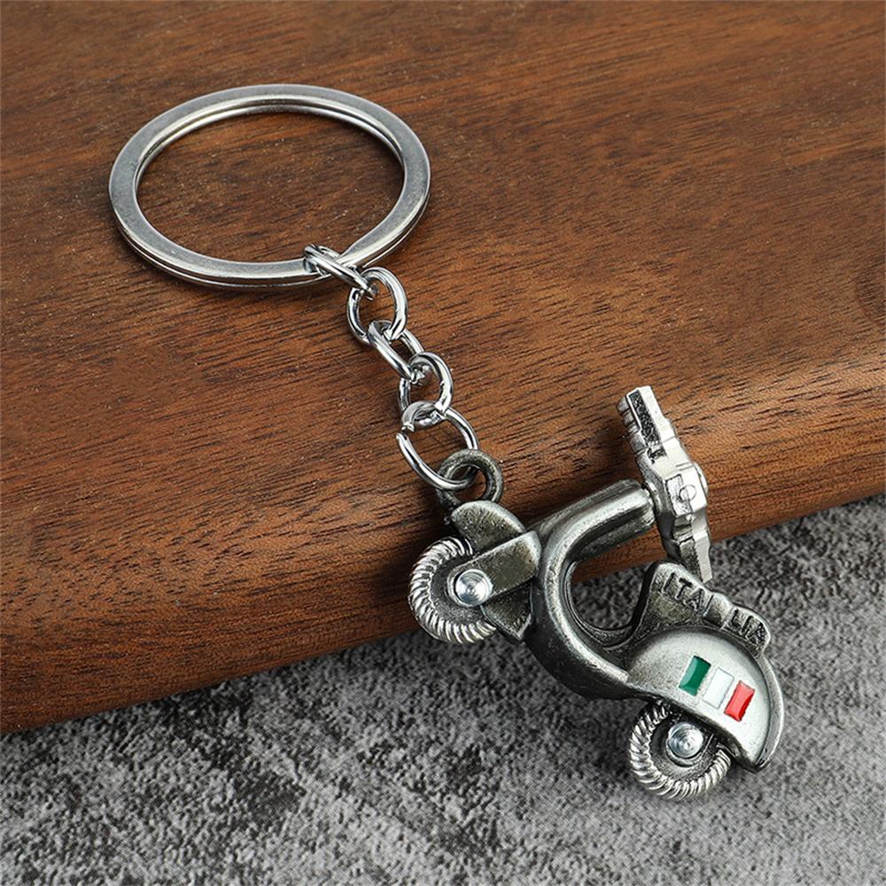 Heavy Punk 3D Tank Pendant Keychains Metal Creative Tanks Airplane Keyrings Men Women Buckle Car Motorcycle Trinket Key Holder