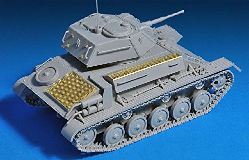 MiniArt Soviet Light Tank 5 Crew Workable Track Plastic Model MA35243 1/35 T-80 & Members,