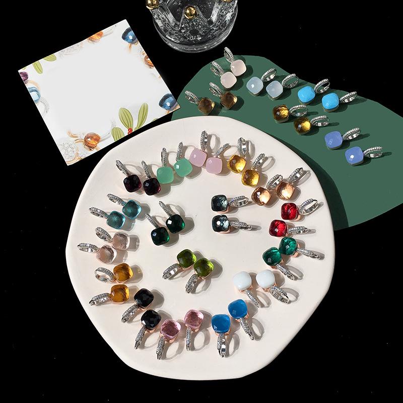 Náušnice puzetky z křišťálu a stříbra S925 ve stylu celebrit – Houbová hlavička s kamenem čtvercového tvaru v barvě bonbónu, zdobená diamanty