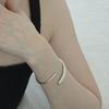 SUIOVE Flow Coil Bangle