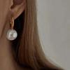 Elegant Large Pearl Stud Earrings - French Light Luxury, Commuter Style, Autumn/Winter 2024 Hot Trend