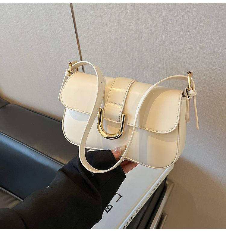 2025 new Korean version retro fashion casual commuter bag retro horseshoe buckle underarm bag single shoulder crossbody small square bag