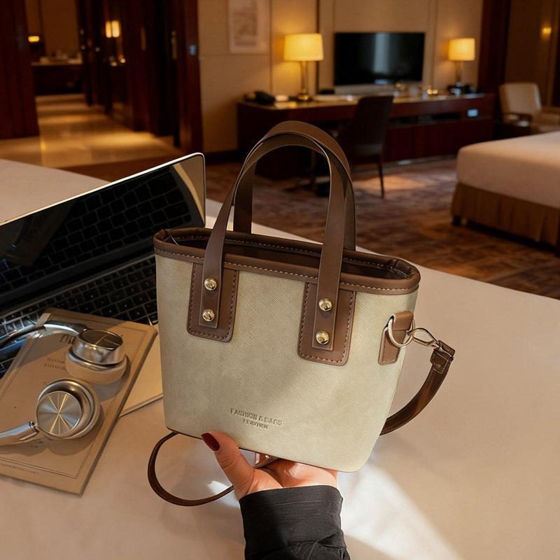 Niche High-end Small Bag Women's New Trendy and Versatile Single Shoulder Crossbody Fashion Portable Bucket Bag Blue