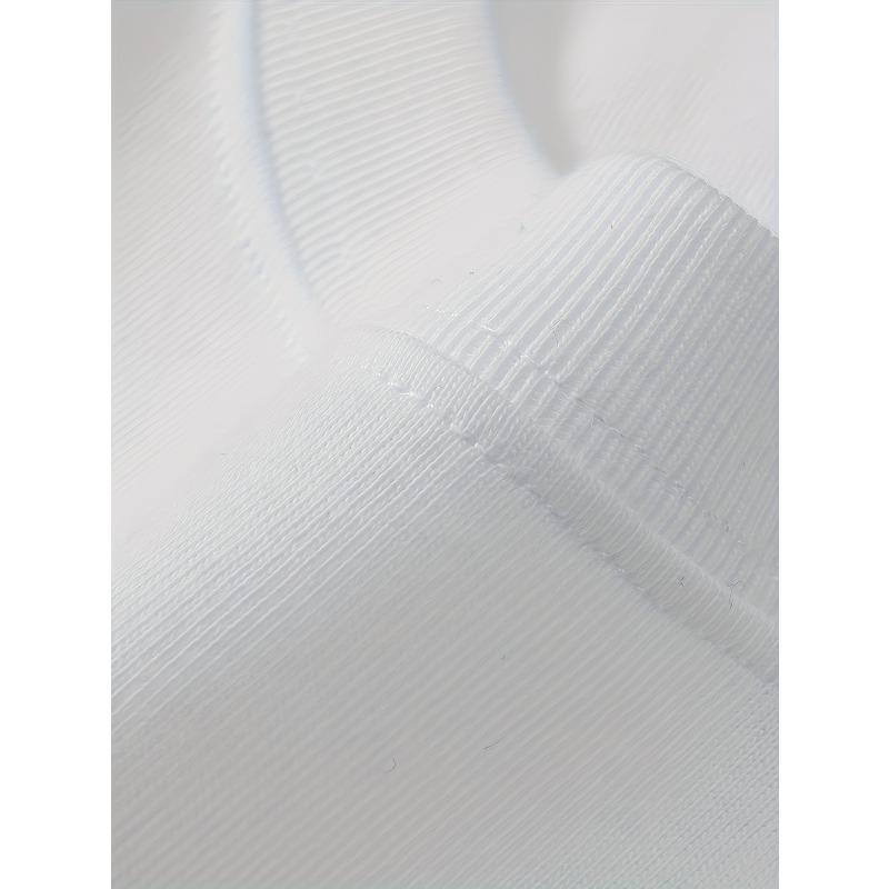 A Men'S Short-Sleeve T-Shirt, Featuring a Loose Fit And a Stylish Casual Round Neck, Suitable for Outdoor Wear In Spring And Summer