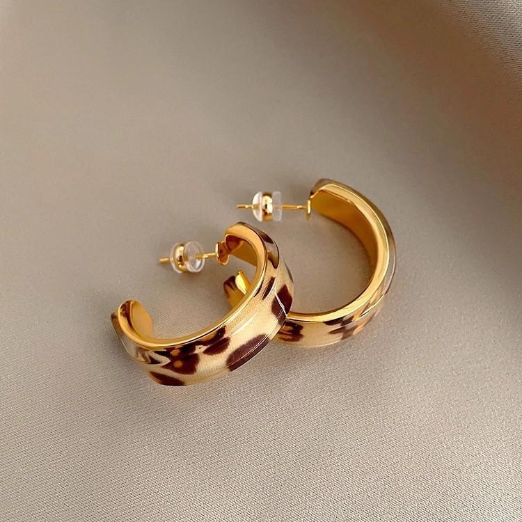 Popular Maillard Retro Coffee Earrings Women's Hong Kong Style Temperament High-end Earrings Internet Celebrity Same Ear Jewelry