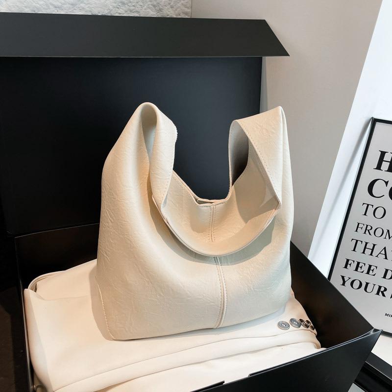 Underarm bag women's new autumn simple and versatile shoulder bag oil wax leather large-capacity tote bag