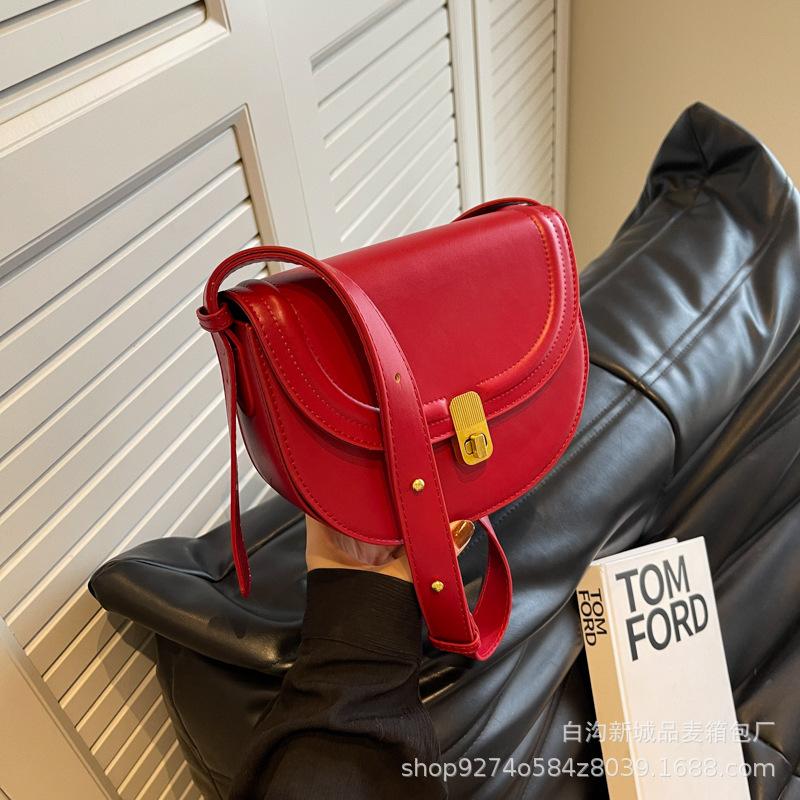 

Trend popular retro small bag women s 2025 new foreign style shoulder bag niche design shoulder crossbody saddle bag бордовый