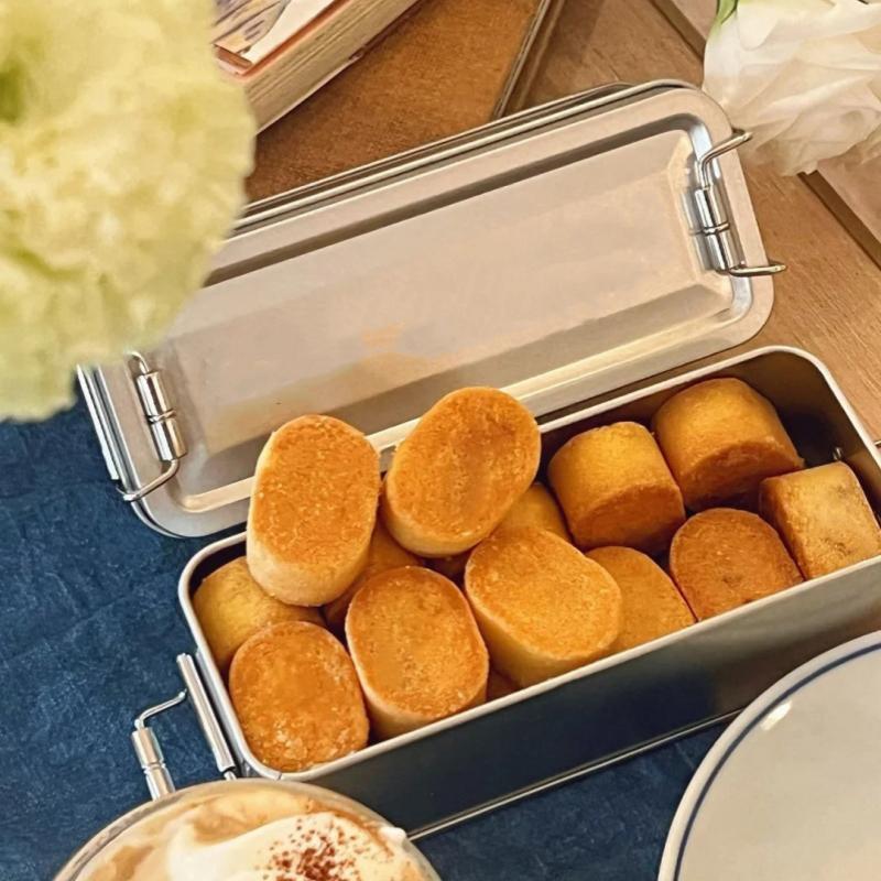 Rectangular Iron Box With Lid Large Capacity Wedding Souvenirs Candy Container Pineapple Snowflake Cake Packaging Storage Box