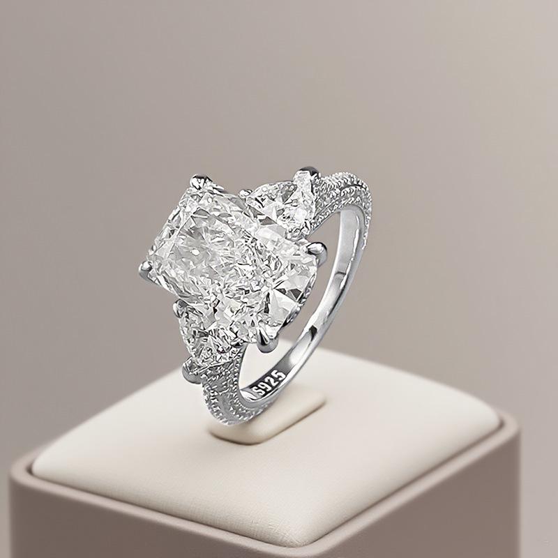 Hui Zhi Yi S925 Silver 5 Carat Ice Flower Cut Diamond Ring - European & American Style.
