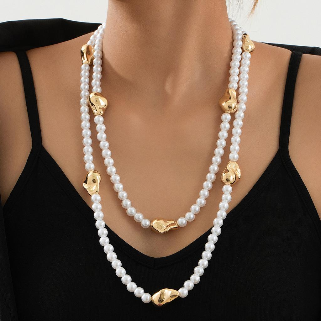 1 fashionable and retro elegant multi-layer imitation pearl-set gemstone women's necklace, suitable for banquet wear