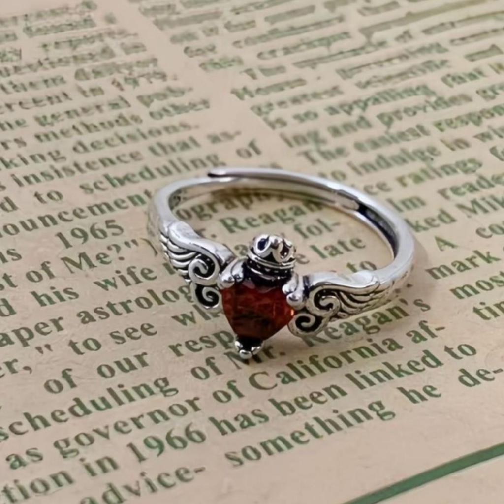 French Crown Wings Heart Zircon Women's Retro Ring - Cool & Trendy Internet Celebrity Style