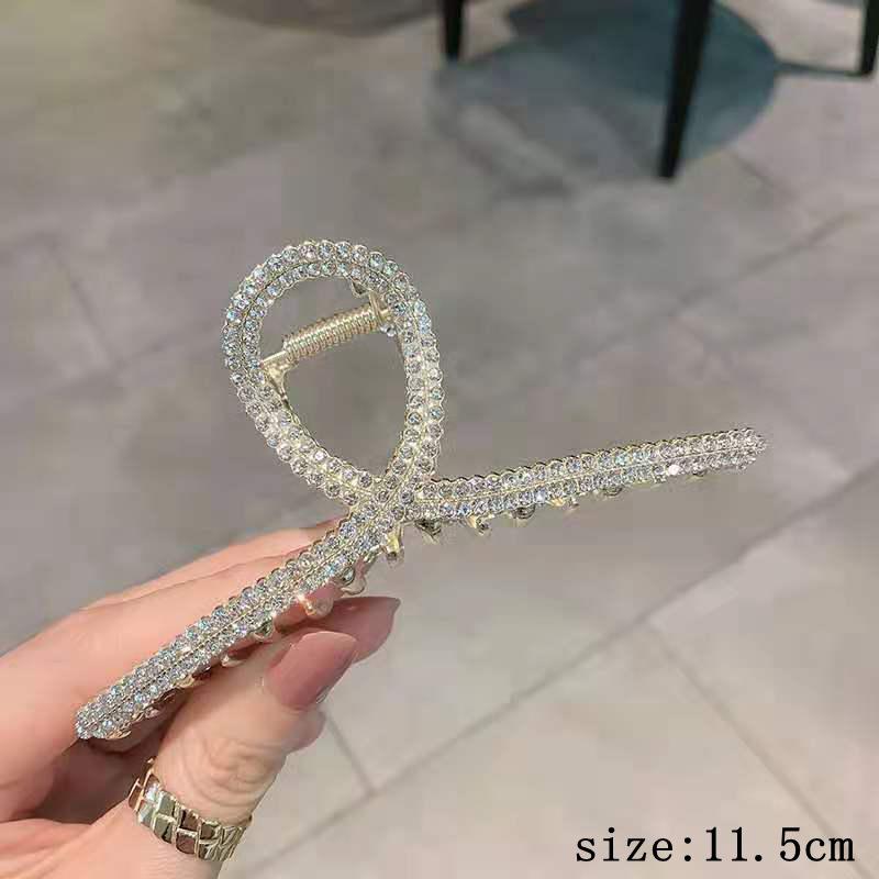 Shark Clip 2022: Fashionable Butterfly Hair Claw, Elegant Large Floral Design for Ponytail and Back of Head Styling