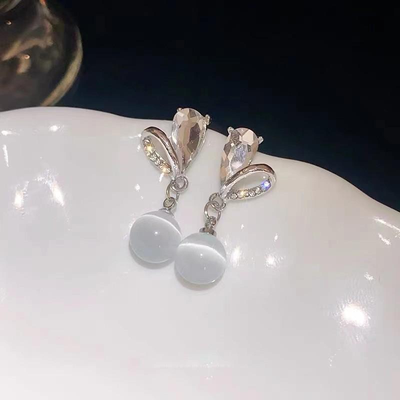 Cercei cu Perle Argintii cu Diamante - Design Elegant de Nișă pentru Femei