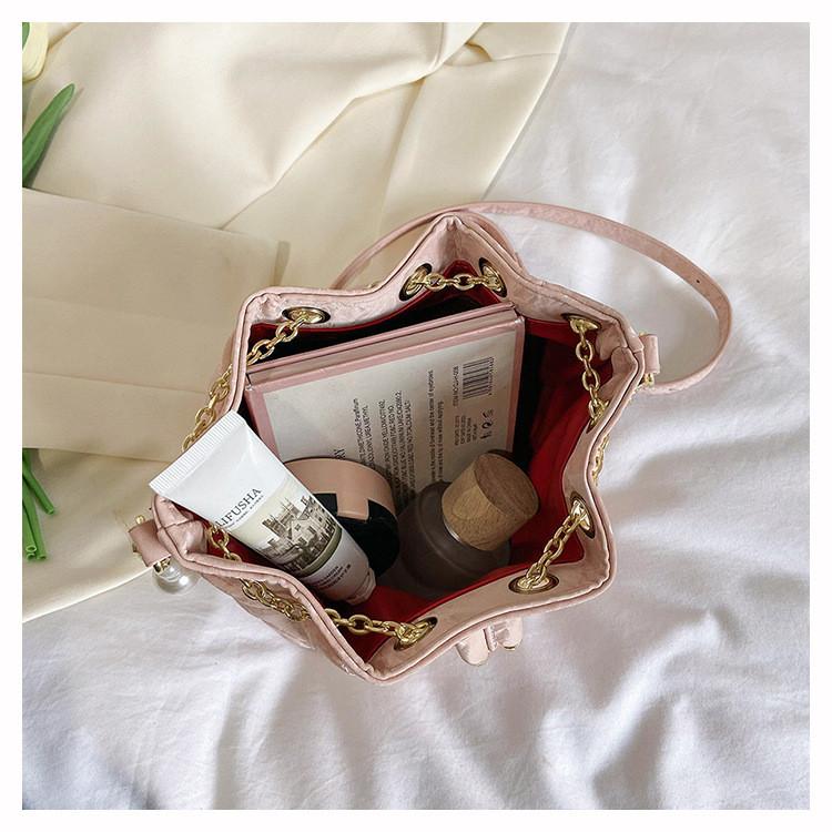 IELGY Fashion Niche Diamond Embroidery Thread Mori Cute Female Bag Chain Cross-body Bucket Bag