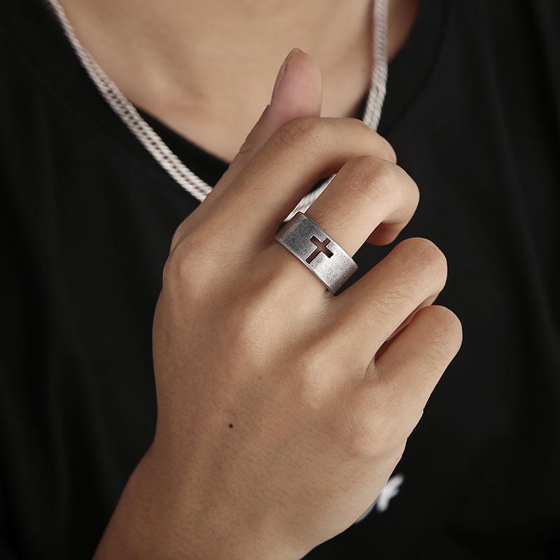 European and American Creative Personality Hipster Ring, Smearing Retro Old Titanium Steel Men's Hollow Cross Open Ring