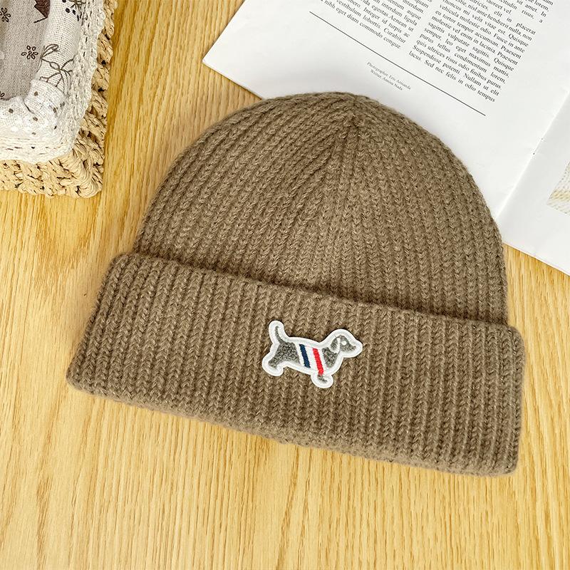 New Simple Letter Woolen Hat for Women in Autumn and Winter Warm Knitted Hat Outdoor Versatile Ear Protection Face Small Cold Hat for Men