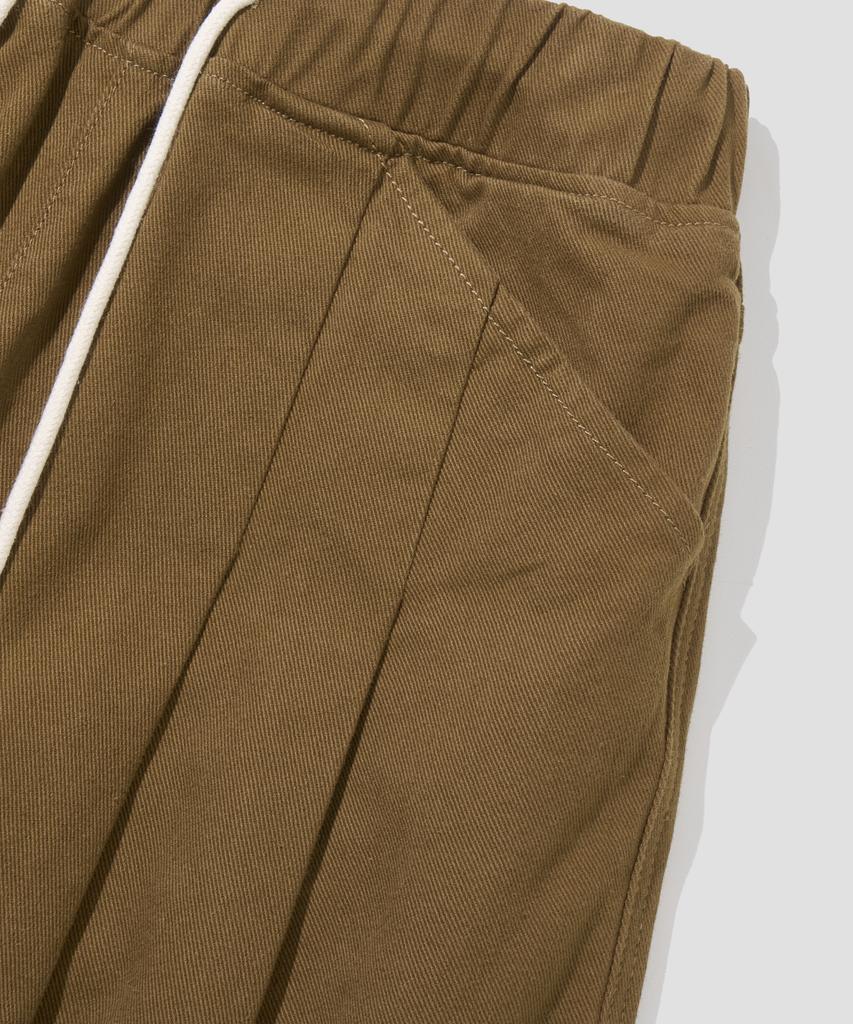 AGOD Double-Pleated Elastic String Bermuda Shorts [Brown]