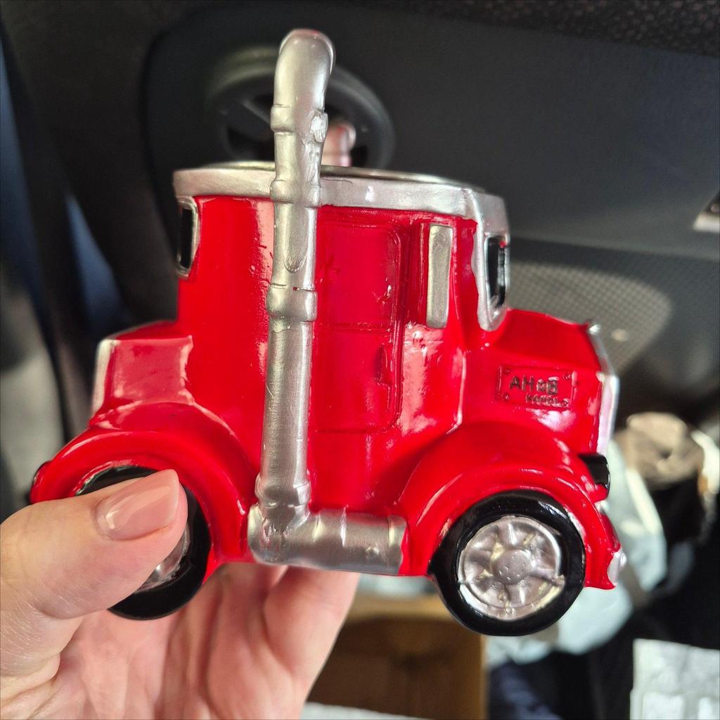 Tazza da caffè fatta a mano con motivo a camion