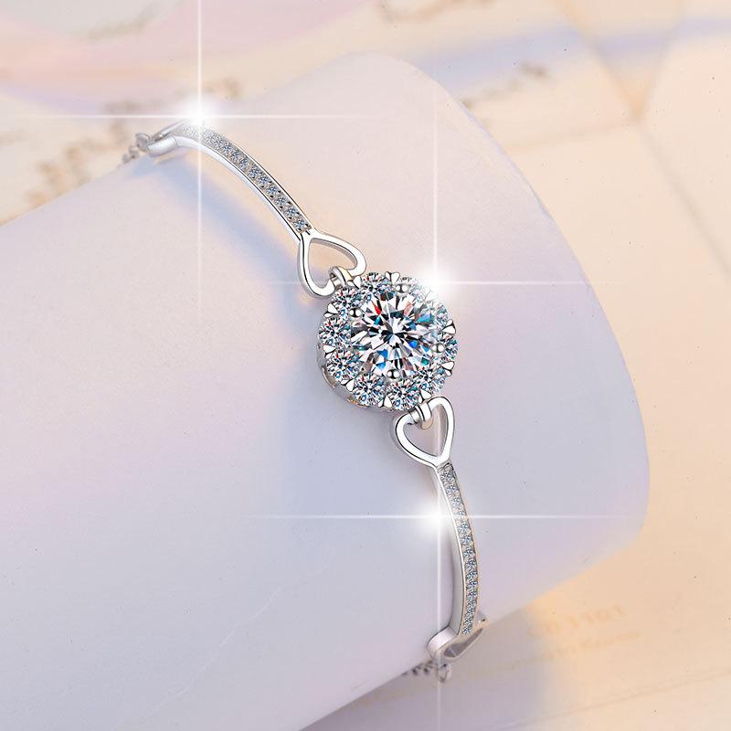 

Women s High-End S925 Sterling Silver Flower Moissanite Bracelet Super Flash Zircon 1 Carat