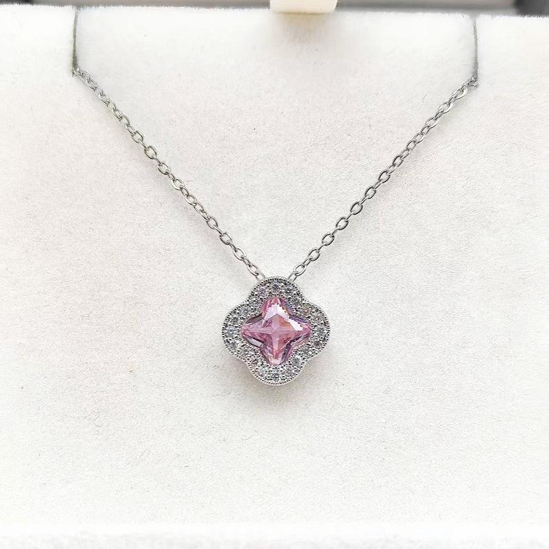 1 Pcs Lucky Flower Clover Copper Pendant Necklace Steel Clavicle Chain Women's Girls' Elegant Gift Accessories