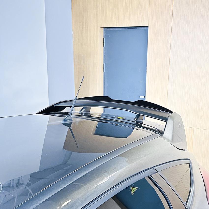 Rear Roof Spoiler Wing For Ford Focus MK3 RS 2011-2018 Car Rear Roof Trunk Spoiler Lip Trim Glossy black/Carbon Fiber Look