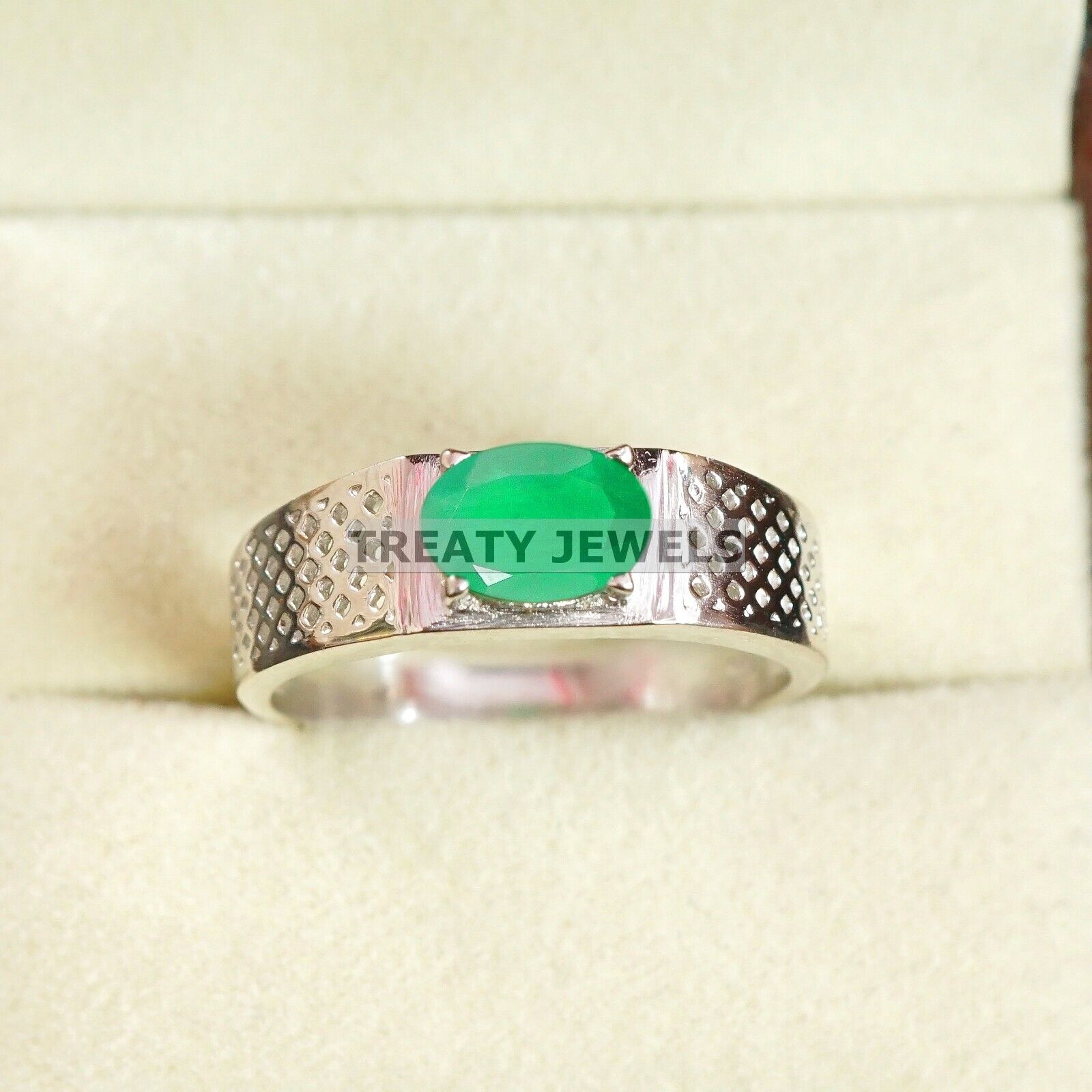 

Emerald Oval Cut Gemstone With 925 Sterling Silver Ring For Men s #B17 JL375671251471 4-16 US срібний
