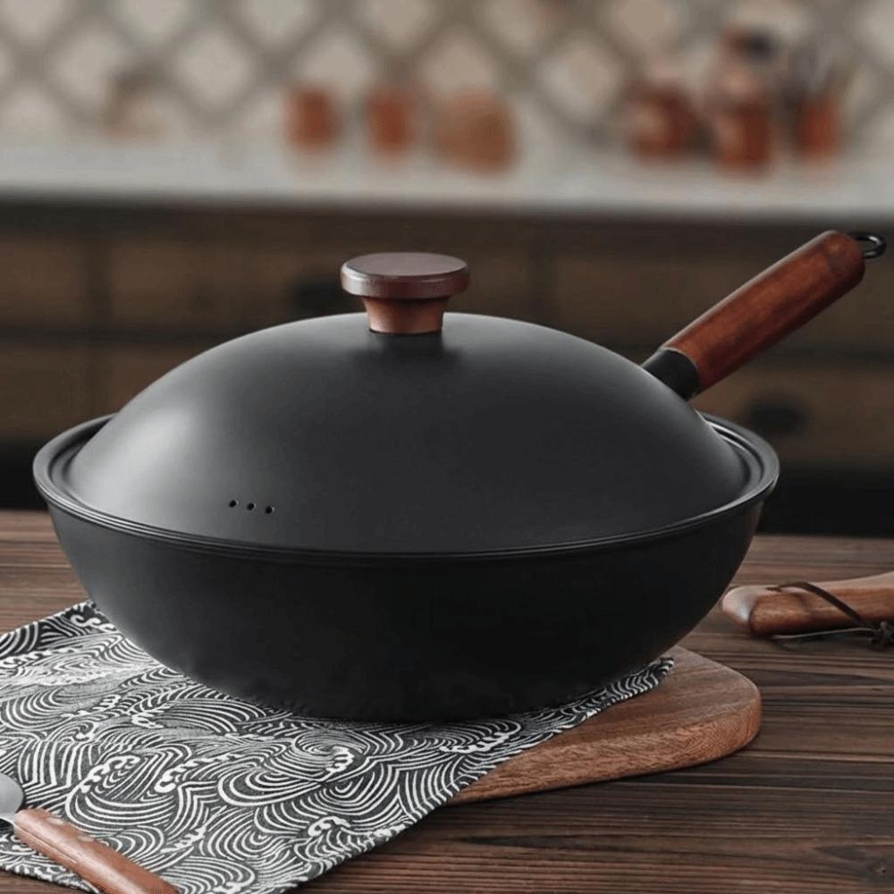 Hand-forged Cast Iron Wok Pan with Lid Wooden Handle Titanium Iron Pot Non Stick Kitchen Cooking Tools Chinese Wok All Stoves