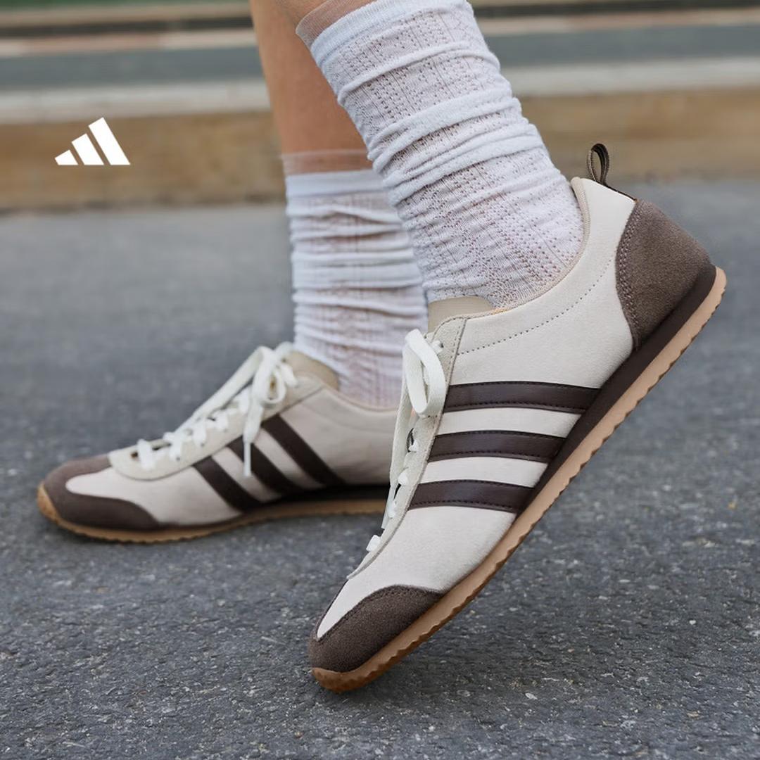 

Adidas Обувь с головой мороженого против JOG 2.0 Винтажные низкие кроссовки JQ8539 35.5 слоновая кость