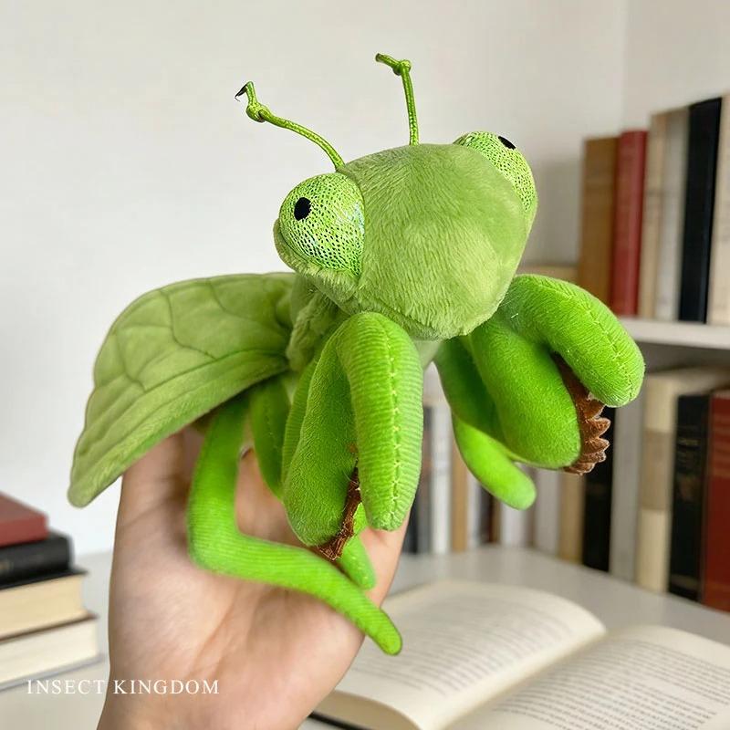 1pcs 6 Kinds of Insects Plush Toys Lifelike Butterfly Ant Bee Ladybug Mantis Spider Funny Simulated Insect Model Doll