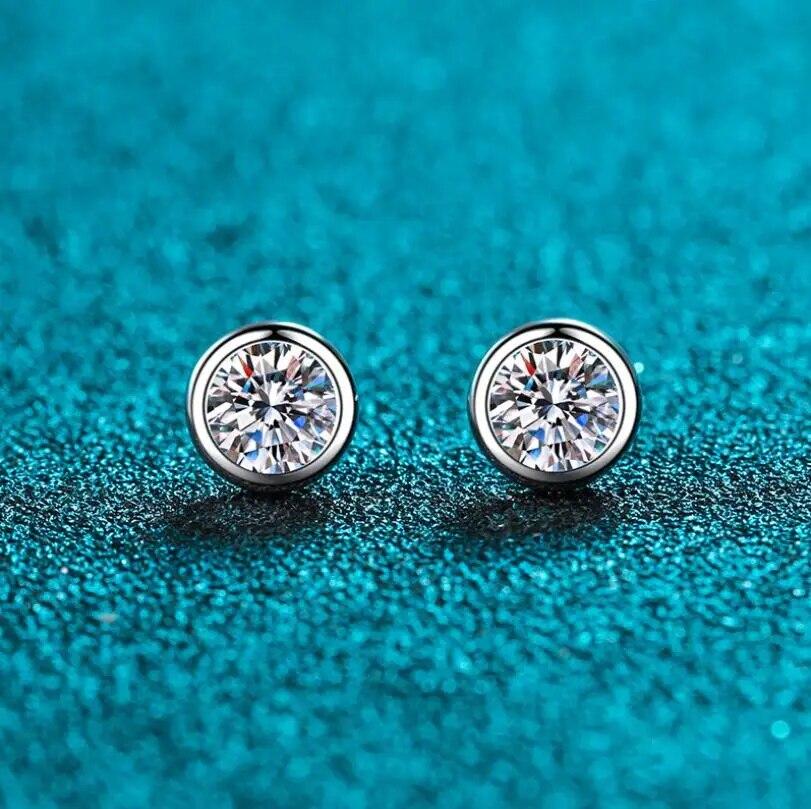 Classic 925 Sterling Silver Moissanite Stud Earrings For Women 5.0mm Simple Round Stud Earrings Anniversary Jewelry Gift