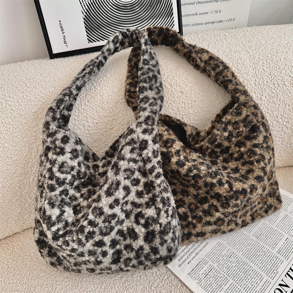 Fashionable Korean Ins Style Large Capacity Faux Lamb Wool Tote Bag In Leopard Print