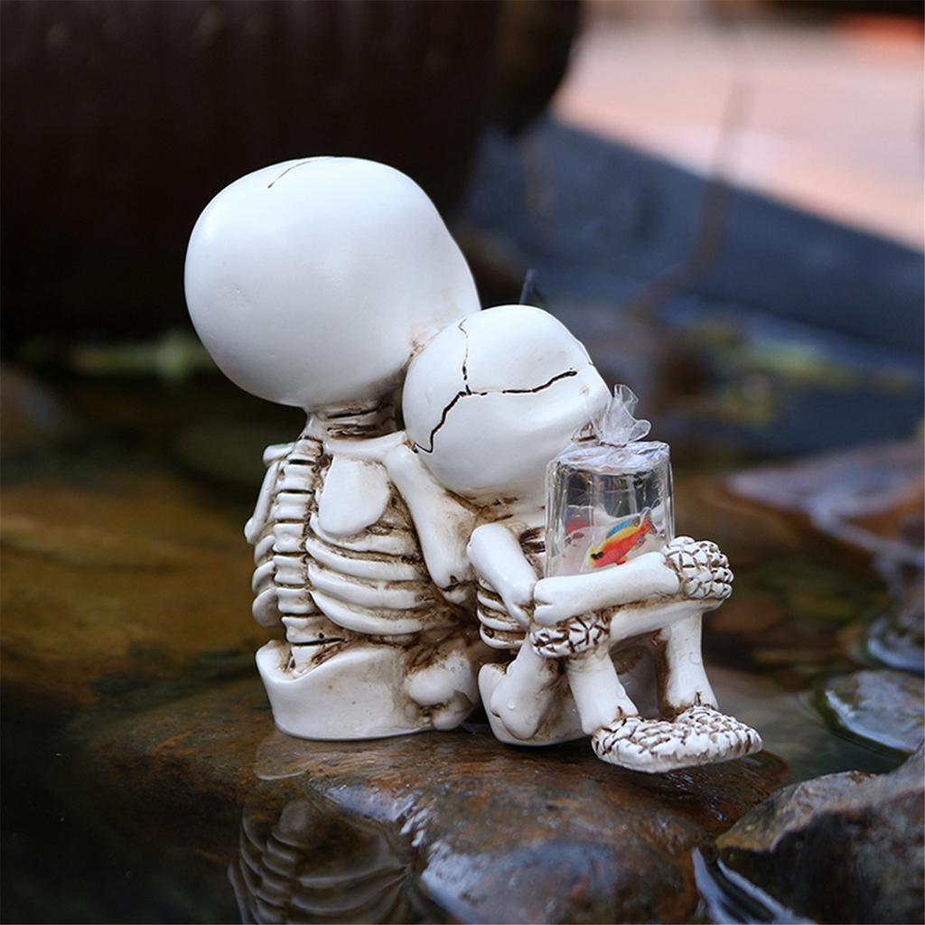 Fishing Skull Statues Halloween Decors Collectible Figurines Realistic Skull Sculpture for Outdoor Garden Pond Fountain