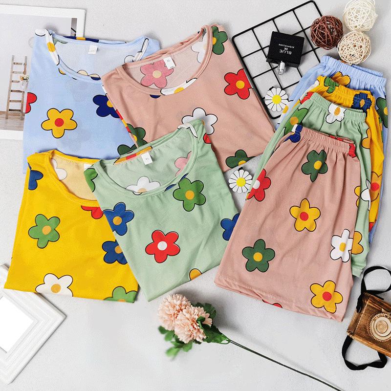 Women's Cute Summer Pajama Set - Short-Sleeved Top & Shorts, Casual Cartoon Loungewear for Indoors and Out.